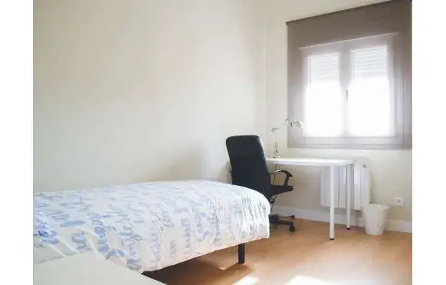 Rent a room of 70 m² in Madrid