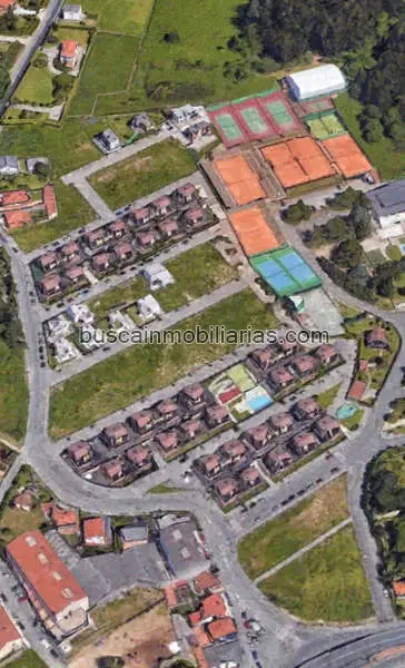 Parcela rústica en venta en Oleiros
