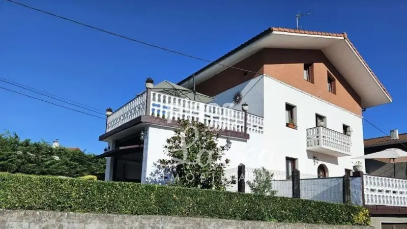 Casa en venta en Lemoa: Reformada con Jardin y Garaje