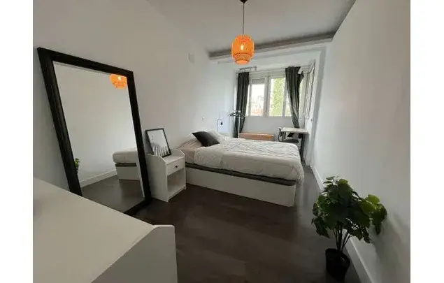 Alquiler Habitaciones Madrid - Piso Amueblado 9 habitaciones
