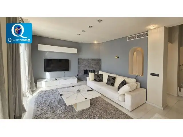 Chalet en Venta Finestrat Alicante Lujo 4 Dormitorios Piscina Jardin