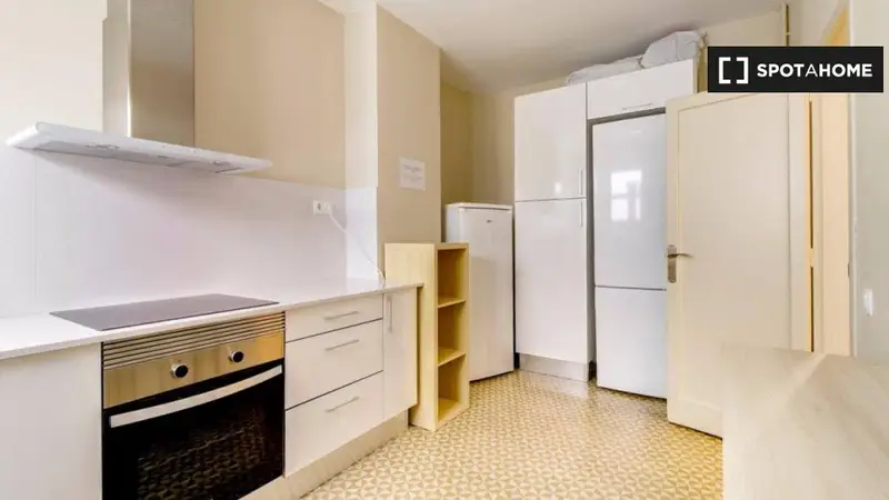 Habitacion en Apartamento para Mujeres en Eixample Esquerra Barcelona