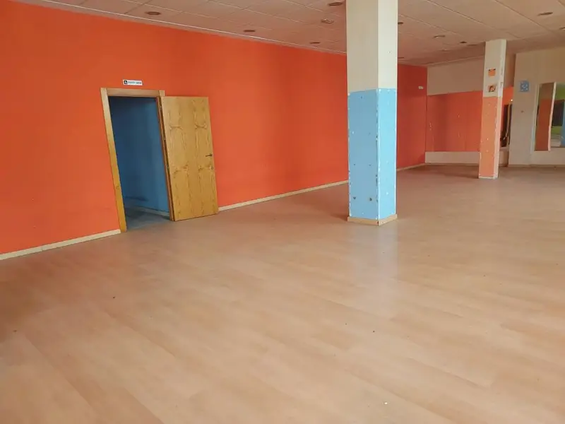 Local de 599 m² en villanueva de la serena