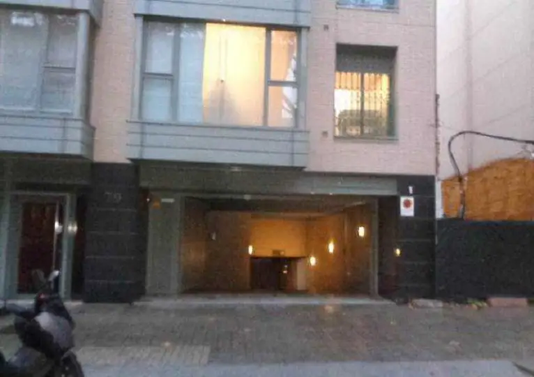 Garaje en venta en Barcelona con trastero