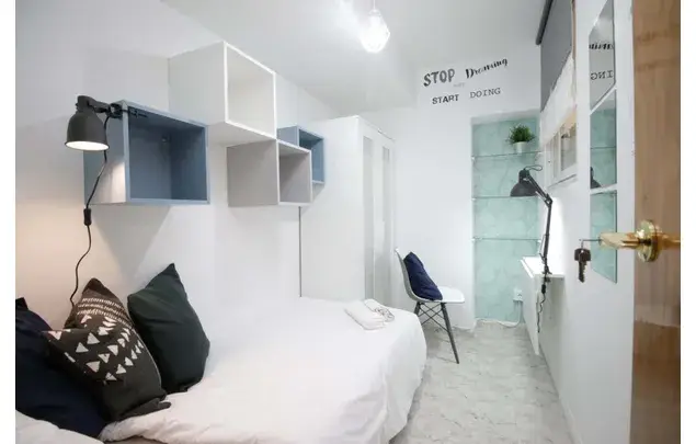 Habitaci
ón 124m
² Barcelona Alquiler Larga Temporada