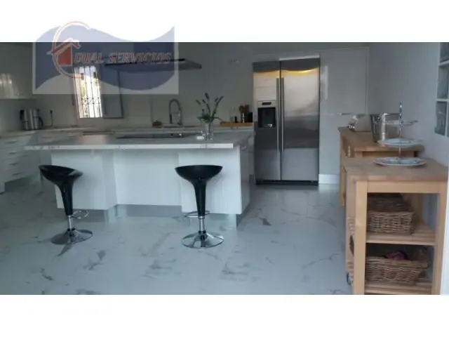 Chalet Independiente con Piscina Privada en Nuevo Portil