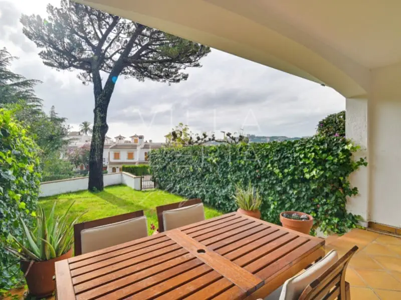 Apartamento en venta en S Agaro planta baja con jardin y piscina