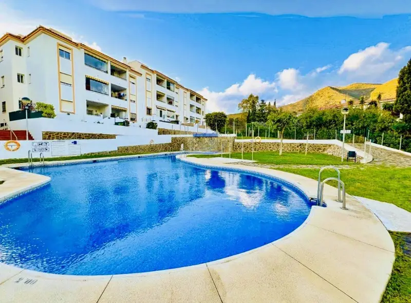 Piso 3 Dormitorios Carvajal Costa del Sol Vistas al Mar
