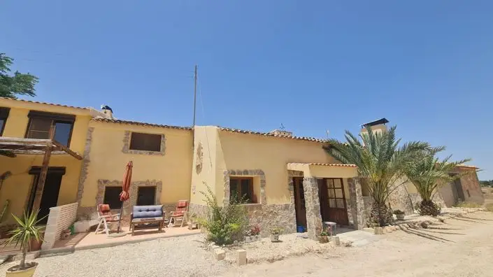 4 Bed Villa for sale
