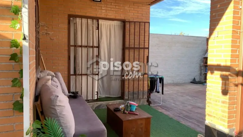 Chalet adosado en venta en Carranque