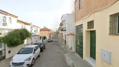 Casa Adosada en Mairena del Aljarafe 2 plantas con Local Comercial