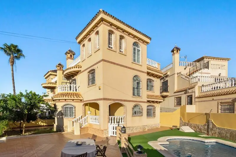 Villa 5 Dormitorios Playa Flamenca Orihuela Costa