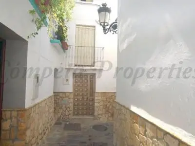 Casa de Pueblo en Cómpeta: Ideal B&B o Familia