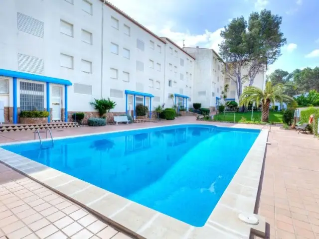 Apartamento 2 Dormitorios L Escala Piscina Cerca Playa