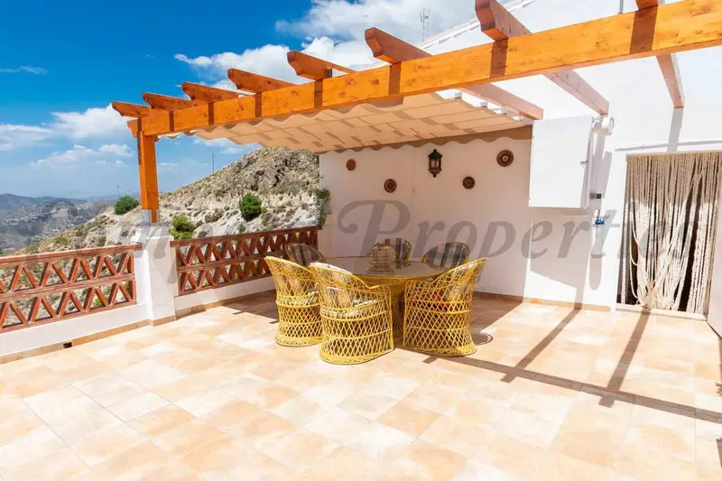 Villa Rústica con Piscina Privada en Cómpeta Alquiler Invierno