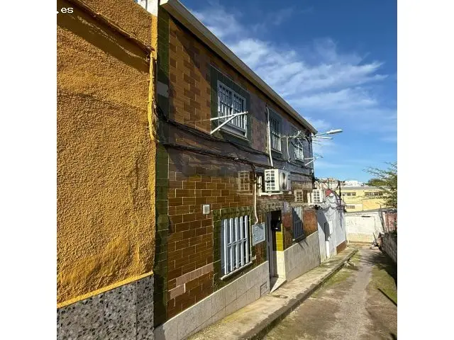 Casa en venta en Badajoz: 3 dormitorios, reformada, lista para entrar a vivir