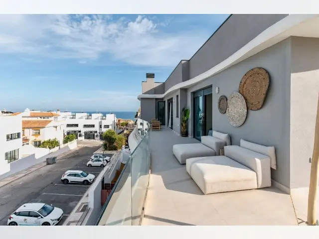 Atico en Torremolinos con Terraza 2 Dormitorios 2 Banos