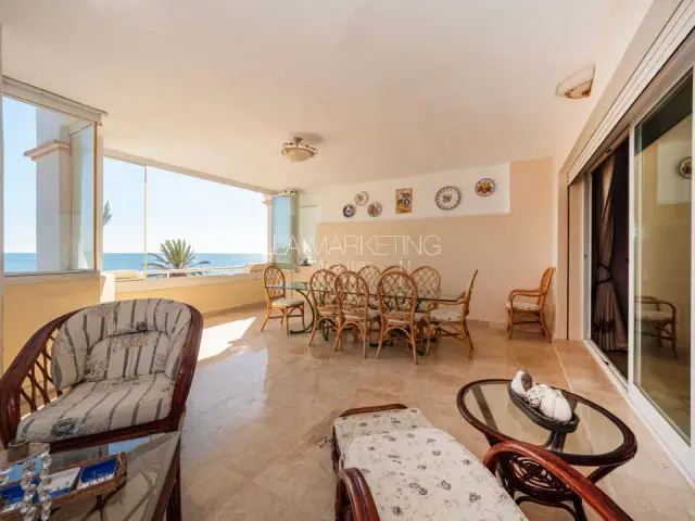 Apartamento en La Herradura 2 Dormitorios Primera Linea de Playa