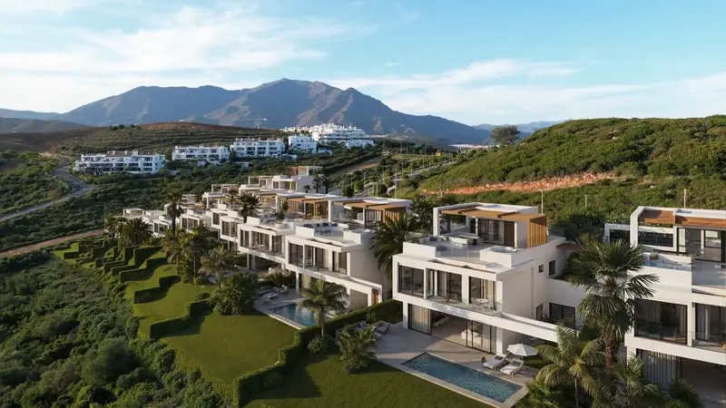 Villas de Lujo en Casares Costa con Jacuzzi y Vistas Panorámicas