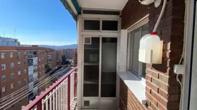 Piso en alquiler en Via Complutense