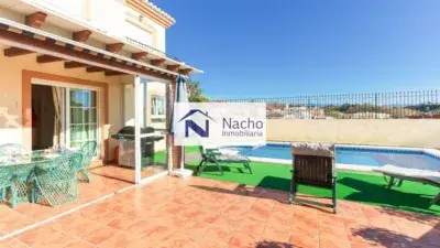 Chalet con Vistas al Mar Cerca de la Playa