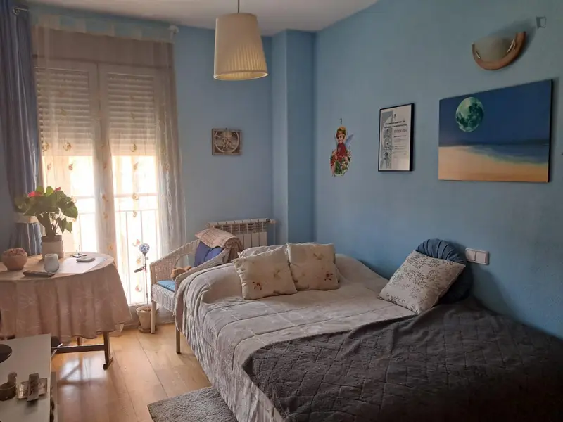 Habitacion con Baño Compartido en Villa de Vallecas Madrid