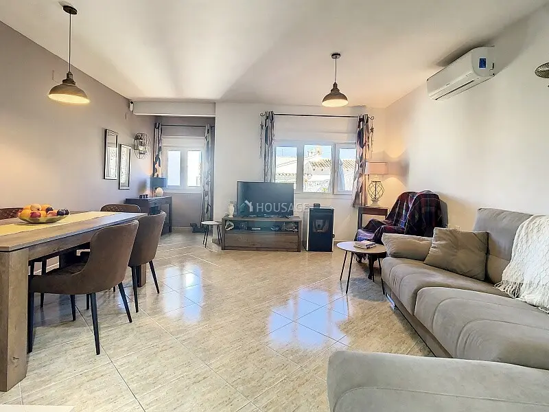 Piso en Venta Torrevieja: 3 Dormitorios, Terraza, Piscina Comunitaria