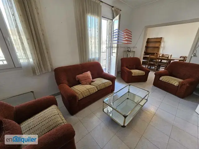 Alquiler piso estudiantes Ourense 105m2 4 habitaciones amueblado