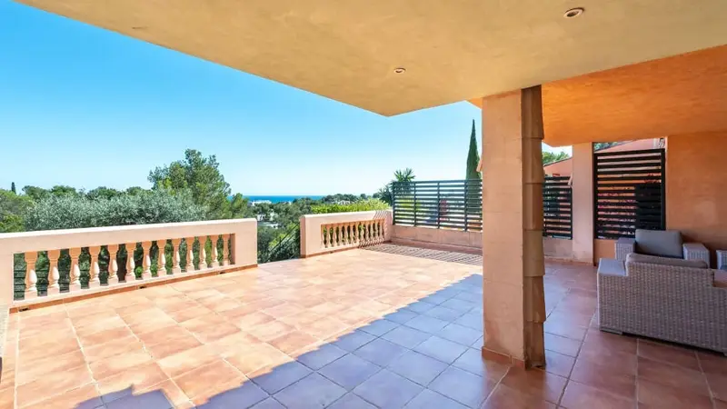 Chalet Adosado en Mallorca con Vistas al Mar