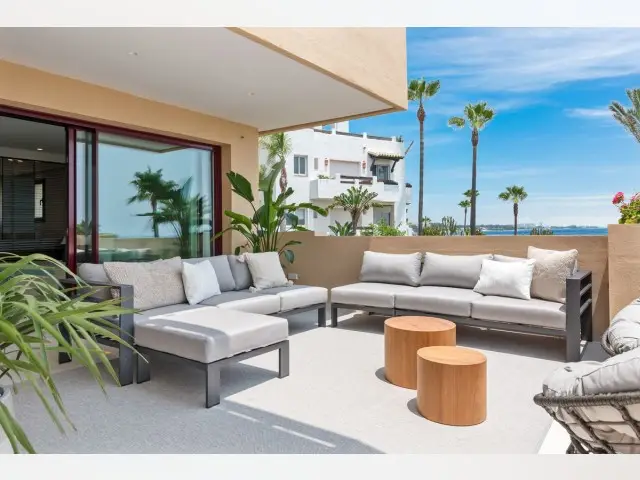 Casa-Villa de 3 Dormitorios en venta Estepona, España