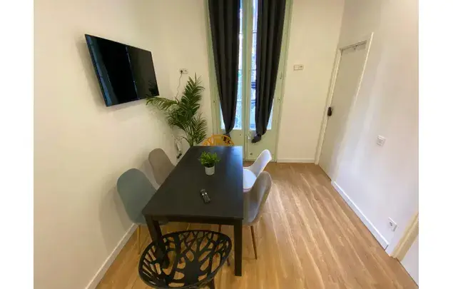 Habitaci
ón 120m
² Barcelona Alquiler a medio-largo plazo
