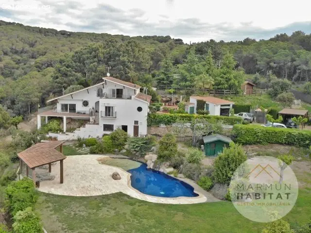 Finca Rústica de Lujo con Vistas al Mar en Maresme