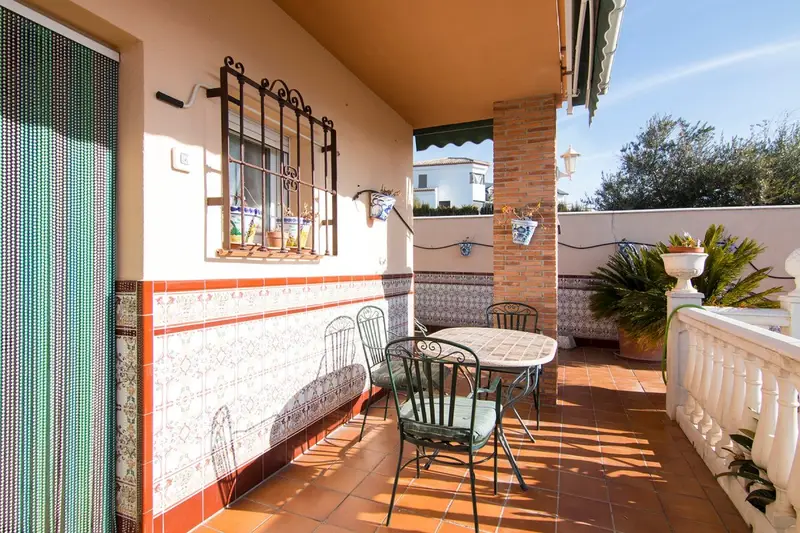 Venta Casa 4 Dormitorios Huetor Santillan