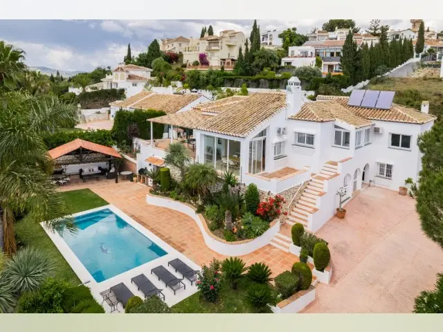 Casa Villa 4 Dormitorios Mijas Golf Lujo Piscina Jardin