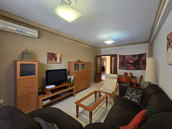 Casa en Sevilla con 4 Dormitorios, Buhardilla y Jacuzzi