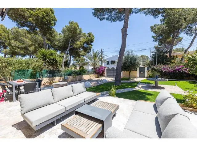 Chalet Independiente en El Toro Calvia - Villa con Jardin y Piscina Opcional
