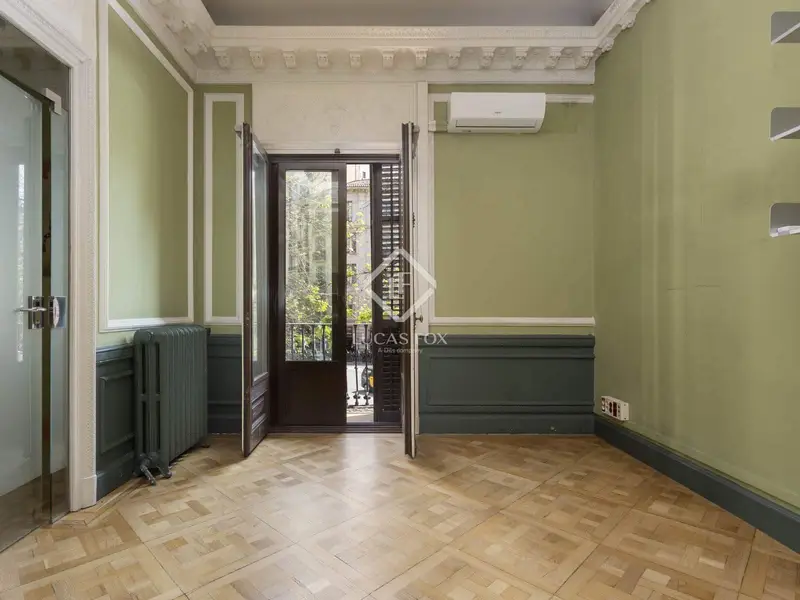 Apartamento en Barcelona ciudad: Encanto Clásico con Comodidades Modernas