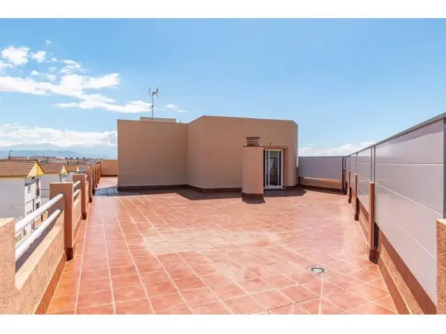 Impresionante Atico en Albolote con Terraza Privada