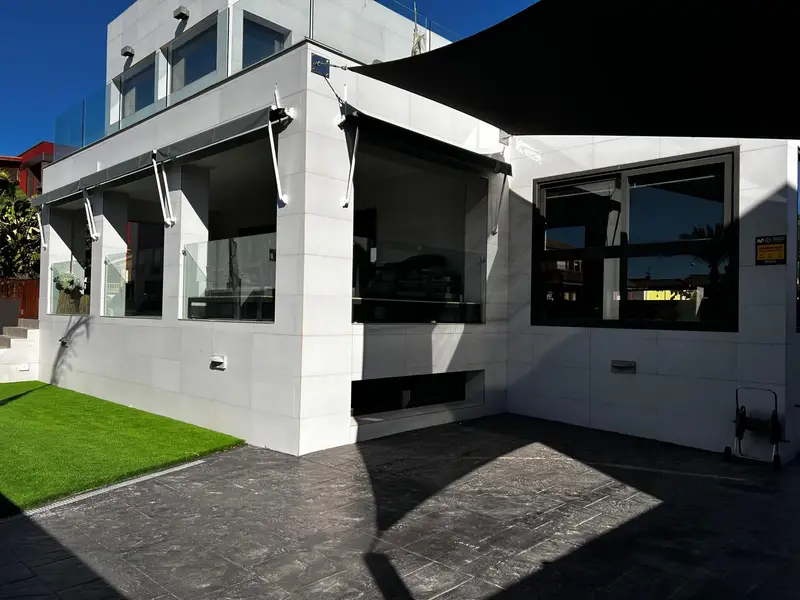 Villa de Lujo en Venta Almoradi 5 Dormitorios Piscina Climatizada