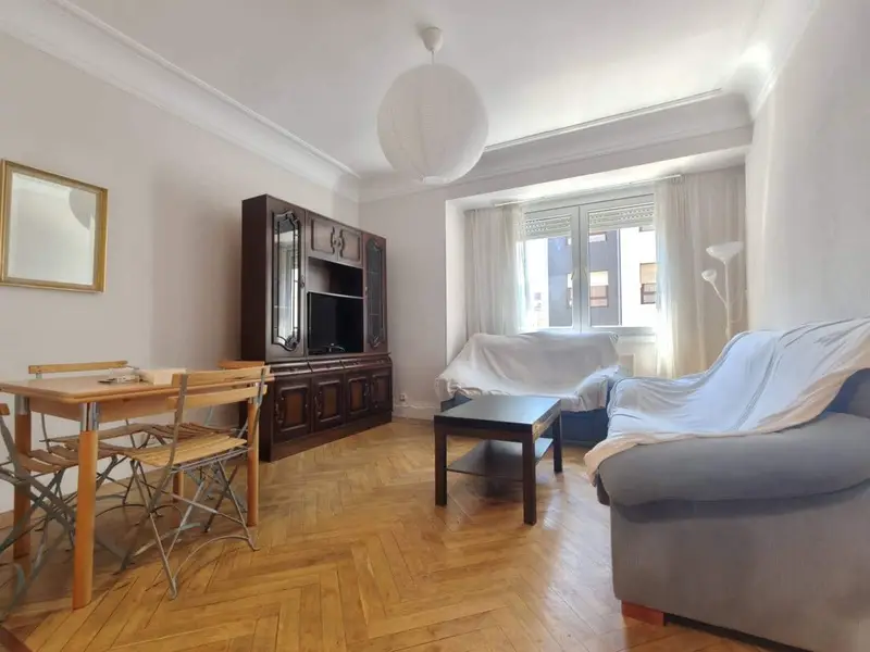 Piso estudiantes Indautxu 94m² 3 habitaciones Amueblado