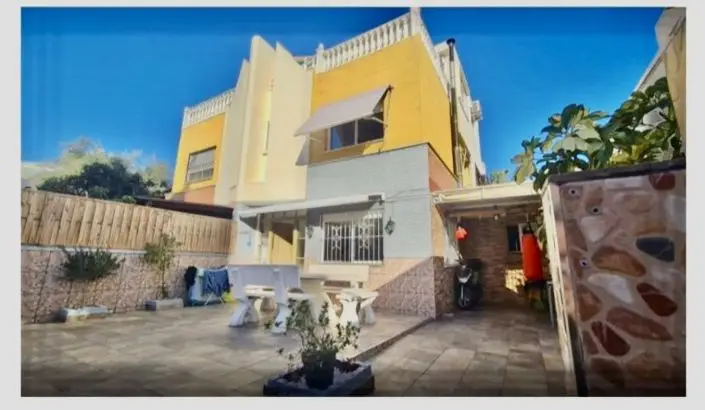 Villa 3 Dormitorios Los Altos Orientacion Sur