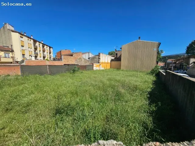 Solar Urbano La Batllòria: Edificio o Casas Pareadas