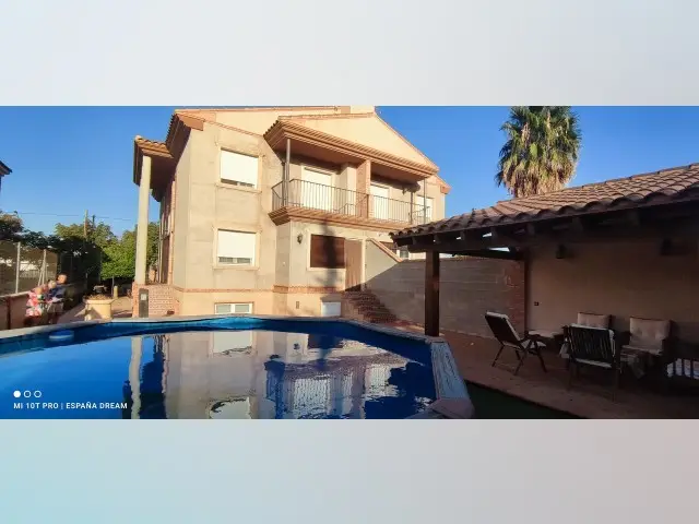 Casa Villa 4 Dormitorios Caudete Lujo Piscina Jardin Garaje