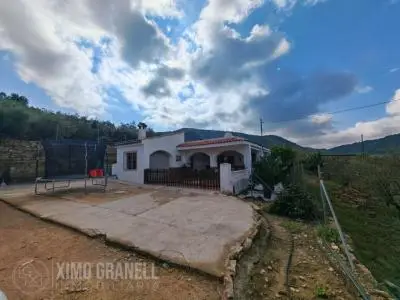 Casa de Campo en Alfondeguilla Castellon con Finca y Olivos