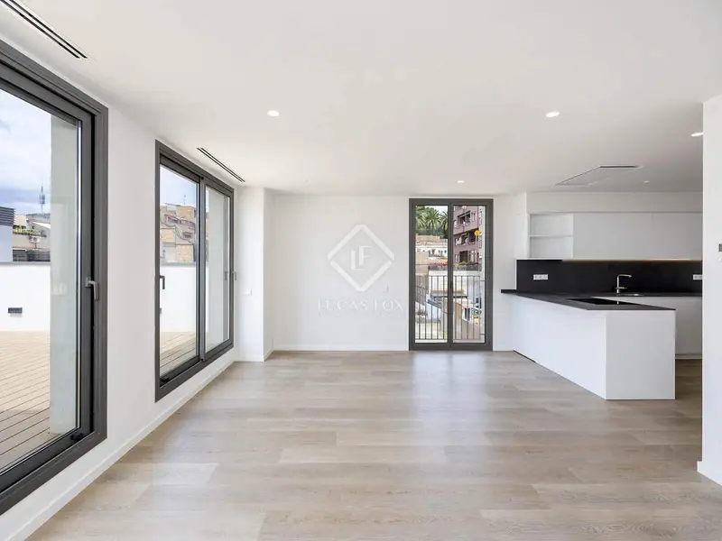 Atico en venta en Gracia Barcelona 102m2 con terraza 124m2