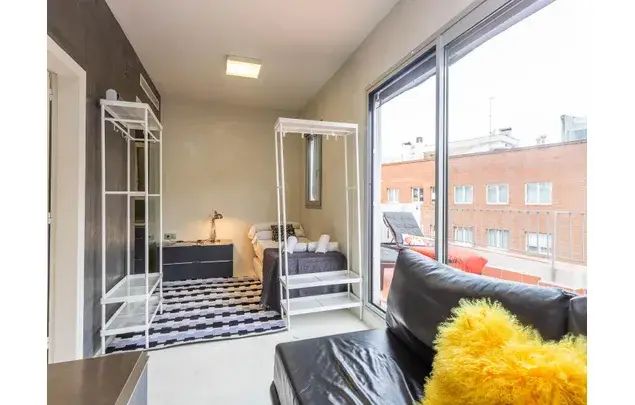 Apartamento con Terraza en Barcelona para 4 Personas