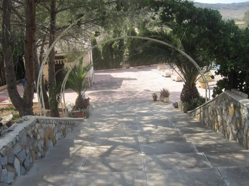 Venta Chalet con Chimenea en Novelda