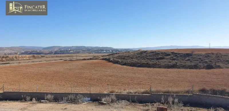 Venta Chalet con terraza en Polígono la Paz, Teruel - Ref: V18155
