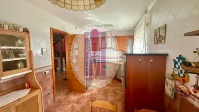 Casa en Albarrosa cerca de Gavà con piscina interior
