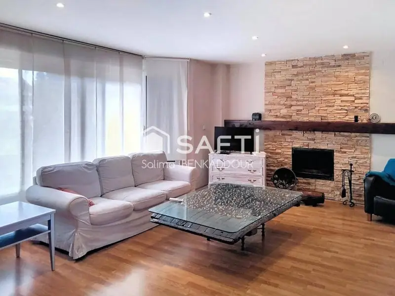 Chalet en Venta en Urbanizacion Alfinach Pucol Valencia